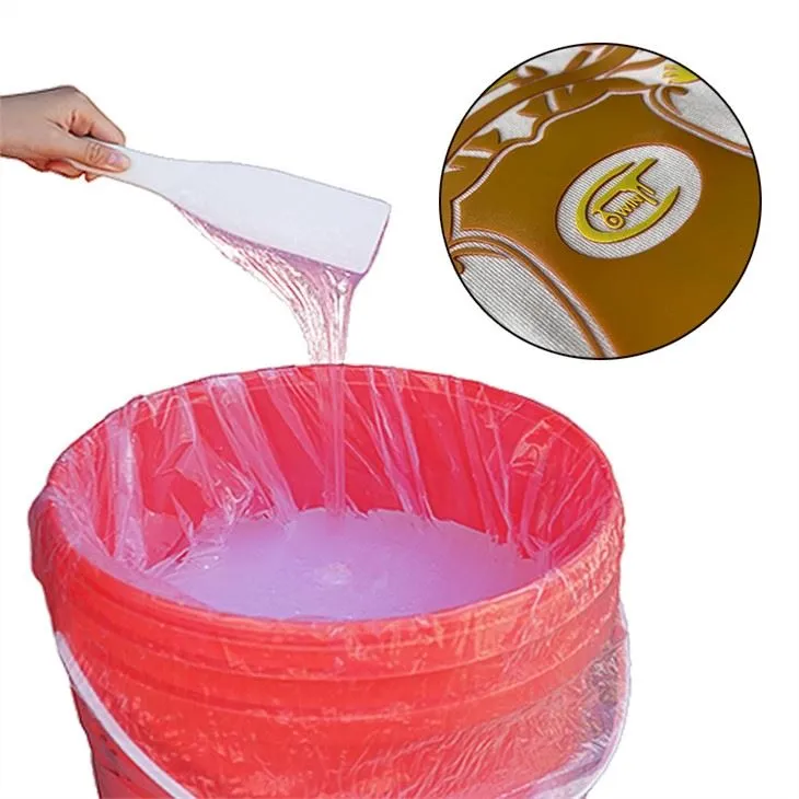 Preneste pastu na hrubú platňu